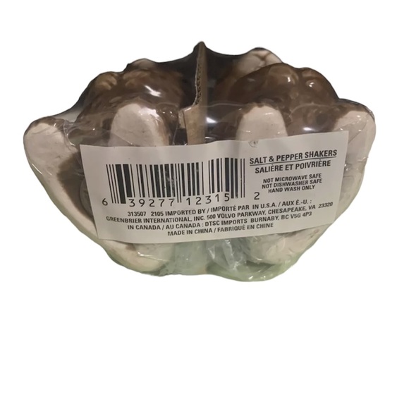 NEW Woodlands Squirrel Table Decor Salt & Pepper Shaker Set - Picture 5 of 5